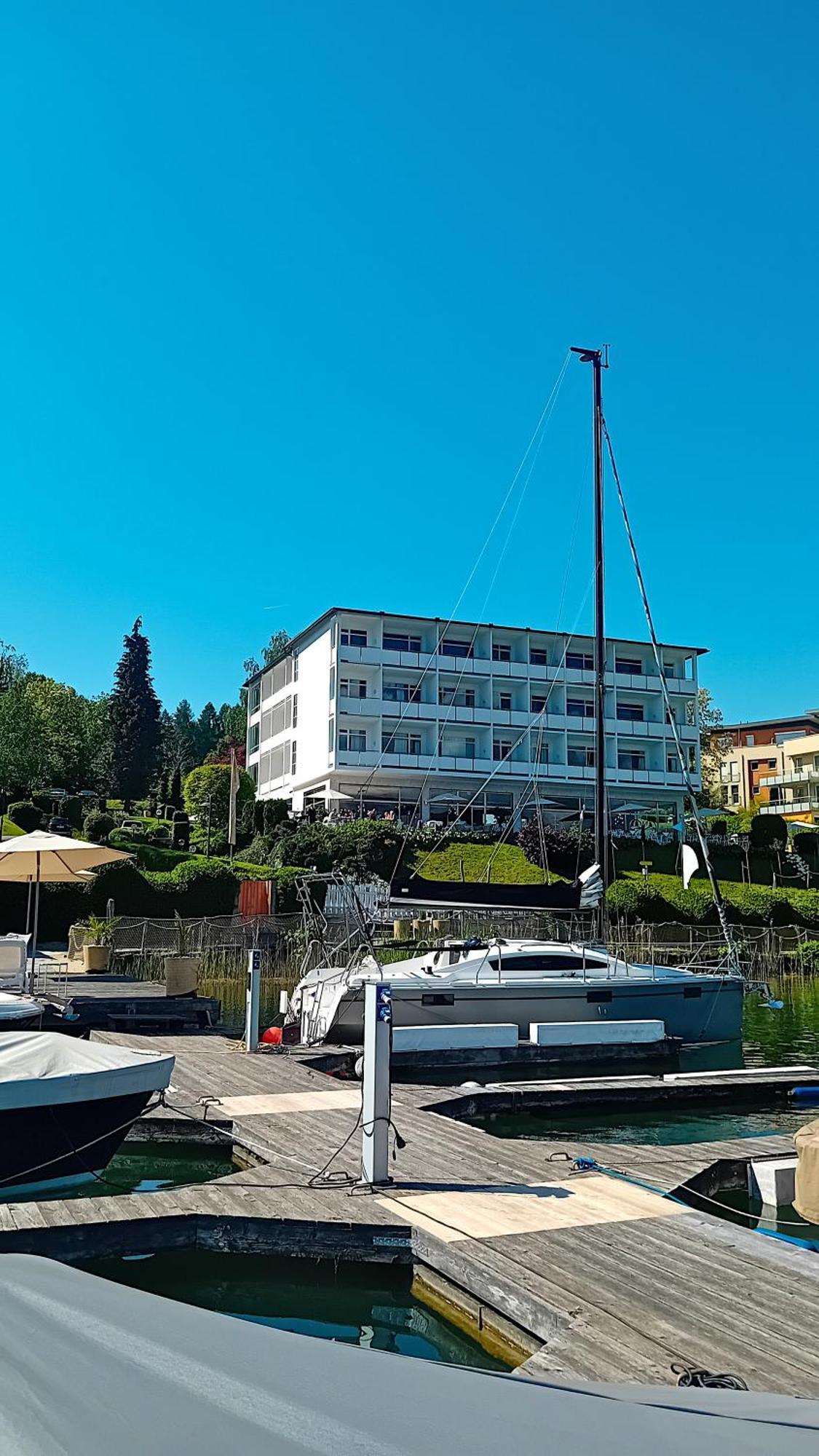 Tennis & Yacht Hotel Velden فيلدين ام ورثرسي المظهر الخارجي الصورة